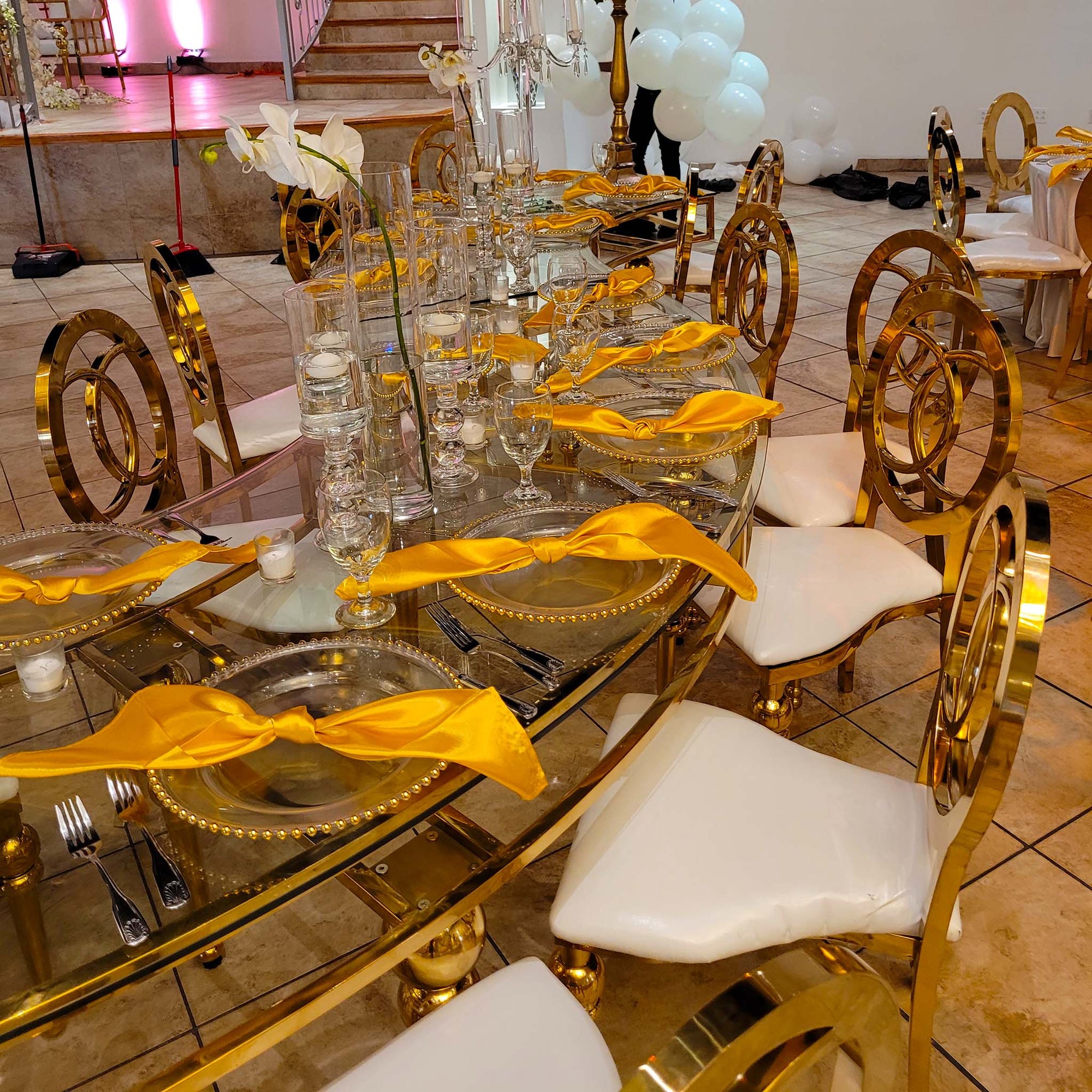 Serpentine Dinning table (1/4)