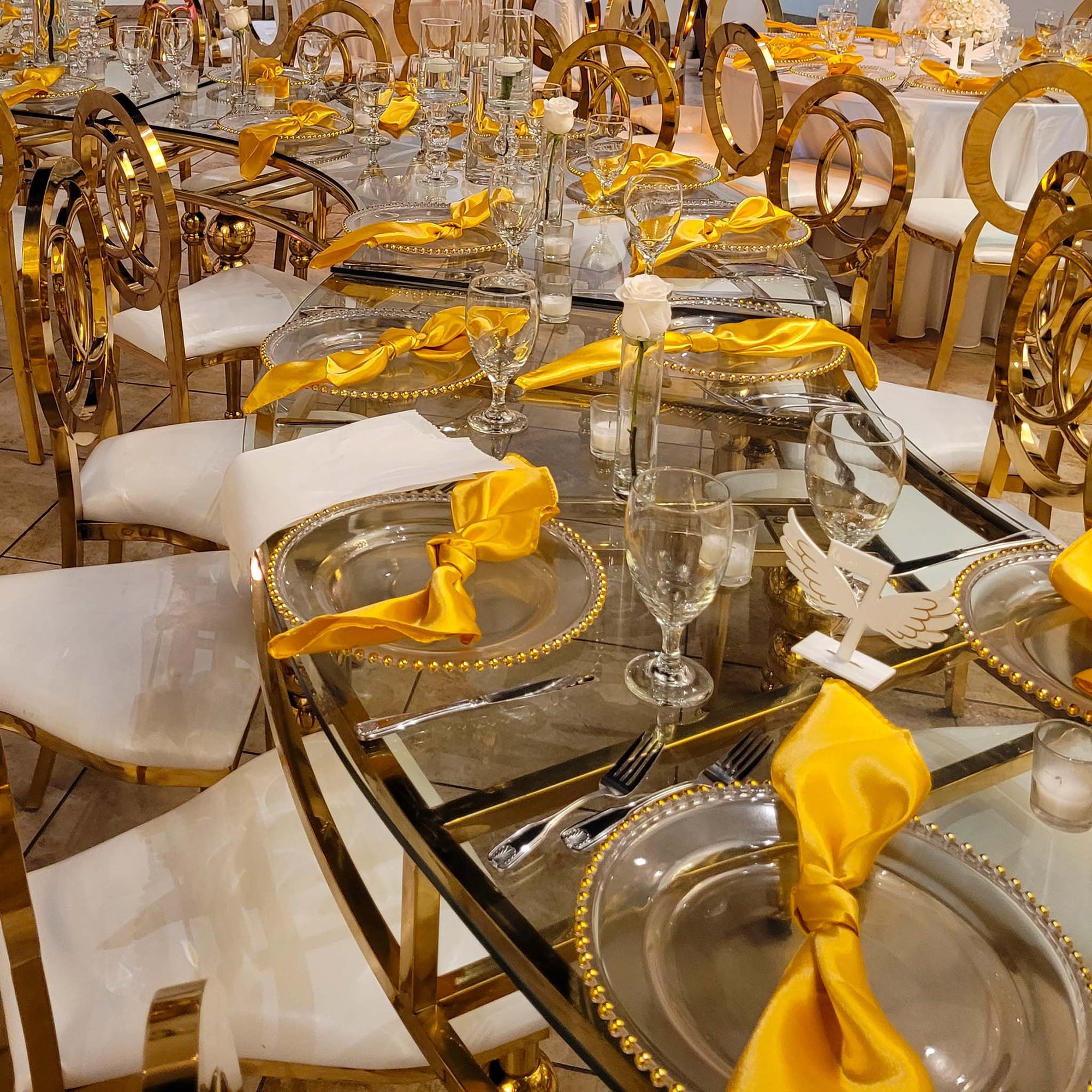 Serpentine Dinning table (1/4)